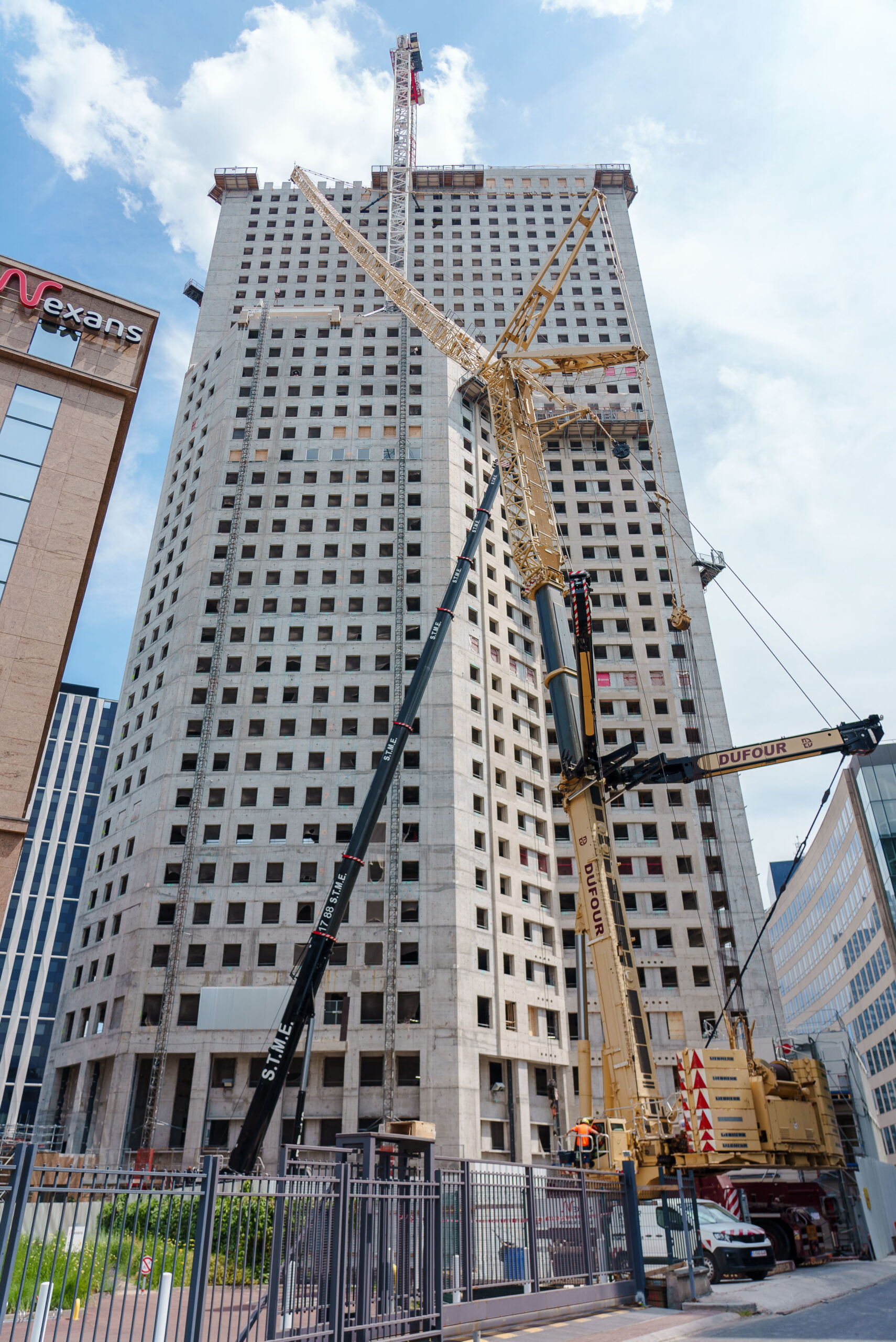 Featured image for “Châssis de grue Tour Hopen La Défense”